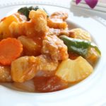 肉料理にパイナップルを使う理由に関する雑学