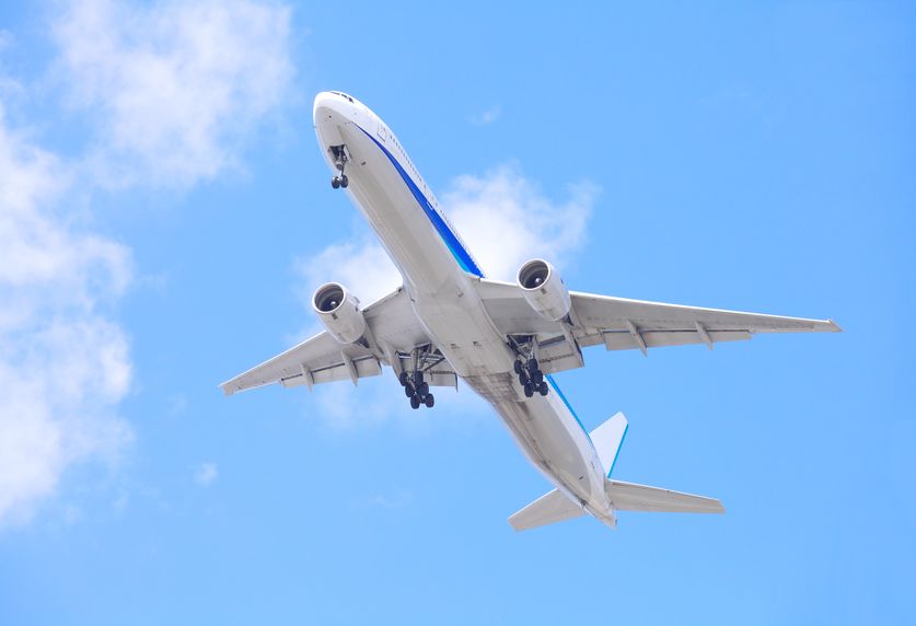 飛行機が白い理由についての雑学