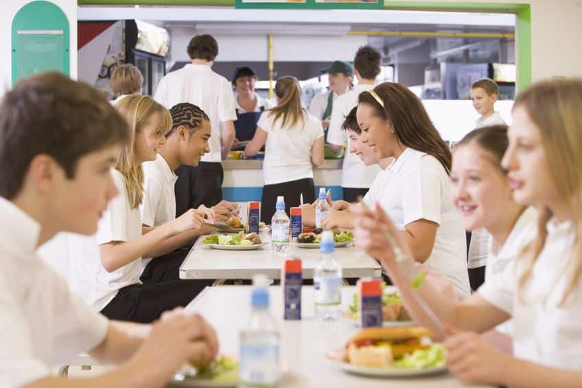 給食は毎日味見されているということに関する雑学