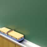 黒板が緑色の理由に関する雑学