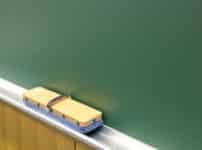 黒板が緑色の理由に関する雑学