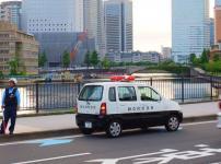 パトカーはもともと白一色だったという雑学