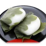 こどもの日に食べる柏餅は子孫繁栄の縁起物という雑学
