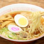 ラーメンの丼に描かれている渦巻きは、もともと雷という雑学