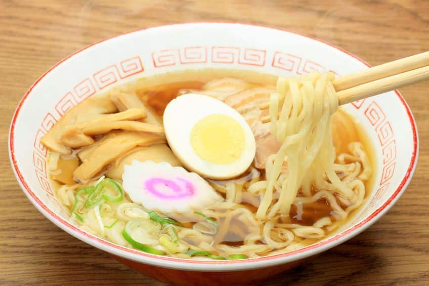 ラーメンの丼に描かれている渦巻きは、もともと雷という雑学