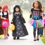 ハロウィンにお菓子を配るのはなぜ？に関する雑学