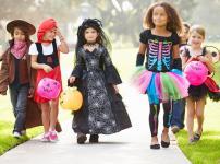 ハロウィンにお菓子を配るのはなぜ？に関する雑学
