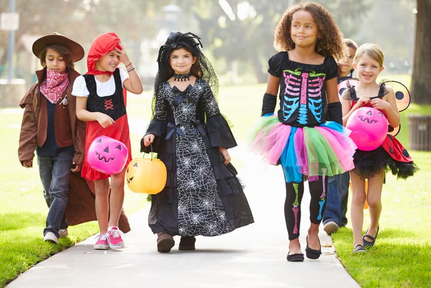 ハロウィンにお菓子を配るのはなぜ?に関する雑学