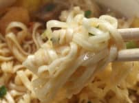 カップ麺の味付けは地方によって違うという雑学