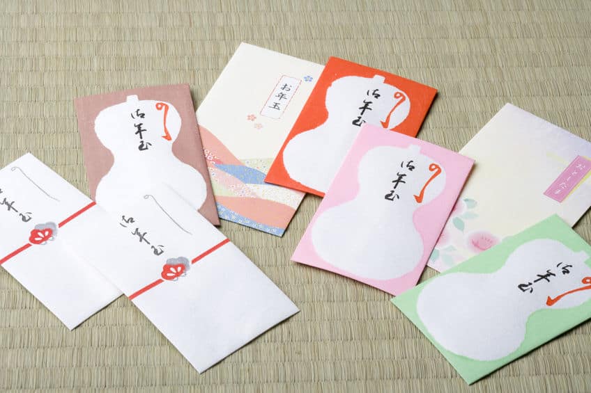 お年玉はもともとはお金ではなくモチの玉をあげていたということに関する雑学