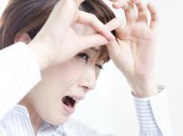 白髪を抜くと白髪が増えるはウソ！という雑学