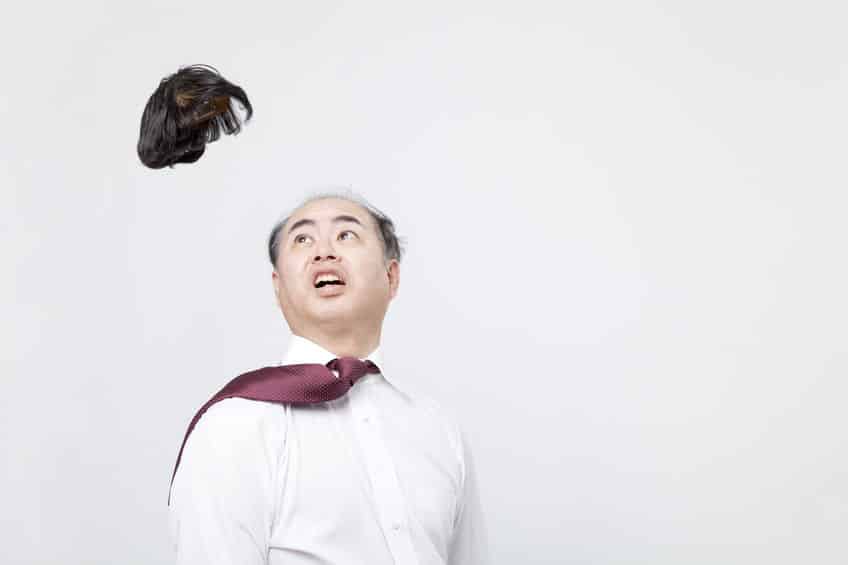 火葬でカツラをいっしょに焼くことは禁止されているという雑学