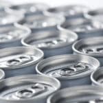缶のプルタブの穴は、左右対称ではないことがあるという雑学
