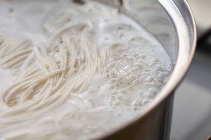 麺類を茹でるときの吹きこぼれを防ぐ5つの方法についてのトリビア