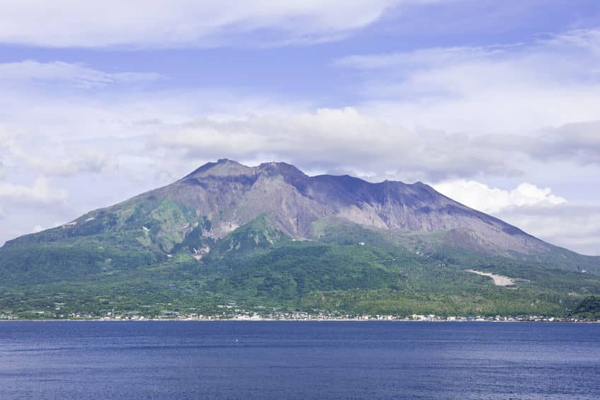 桜島が島ではないのに島と呼ばれる理由に関する雑学