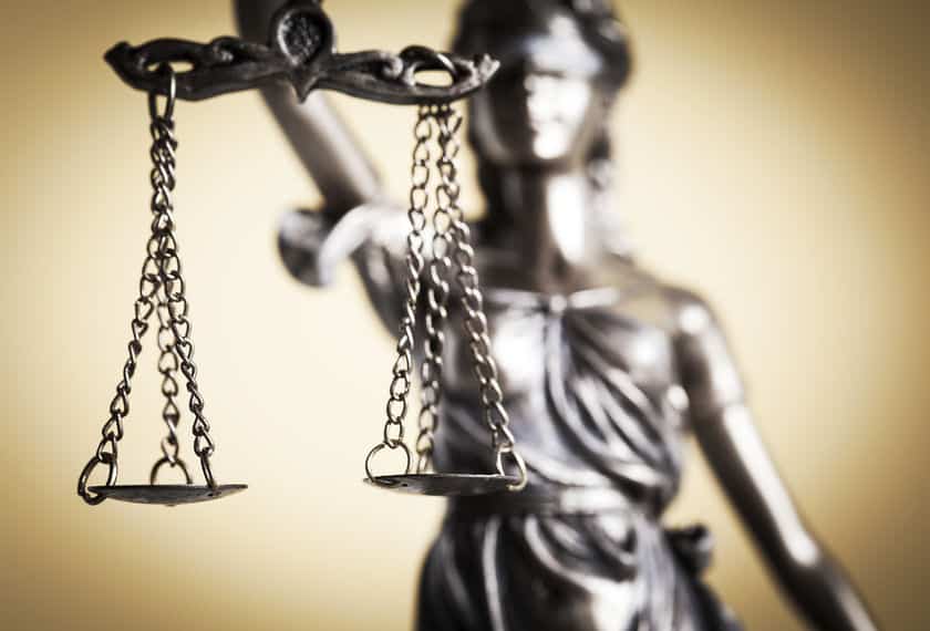 裁判官の服が黒いのは、公平さを示すためについてのトリビア