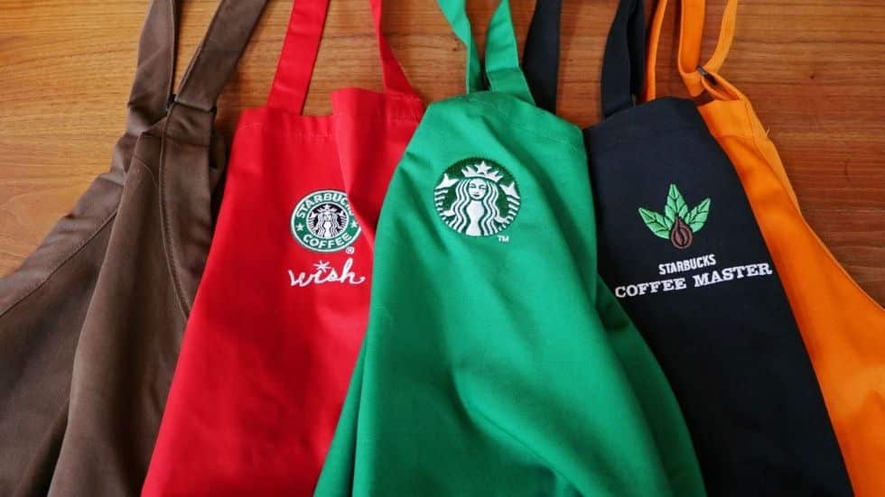 コーヒー知識の差!スターバックス店員のエプロンの色が違う理由についての雑学まとめ