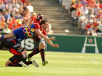 ラグビーの試合では監督はベンチに入れない。という雑学