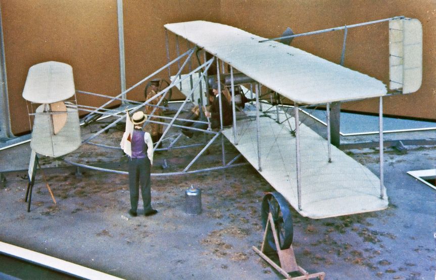 最初に空を飛んだのはライト兄弟のどっち?という雑学