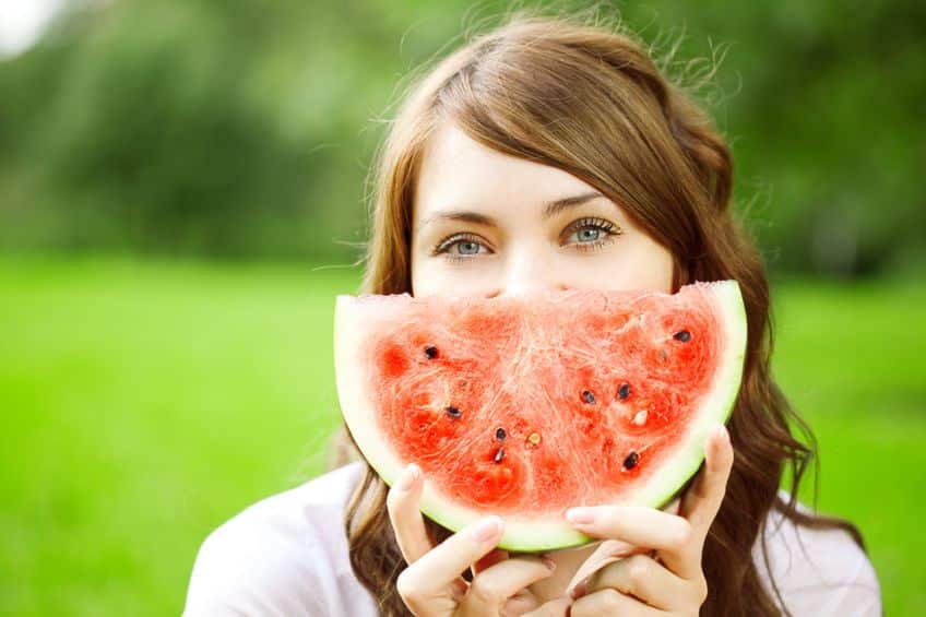 「スイカに塩」は甘く感じるのに加えて、科学的にも本当に甘味が増していたというトリビア