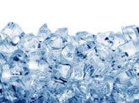 アルミカップとアルミバットを使うと氷を30分で作れるという雑学