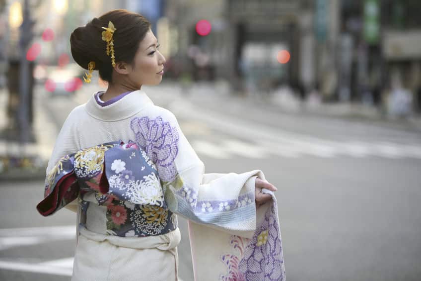 成人式に女性が着る振袖には理由があるというトリビア