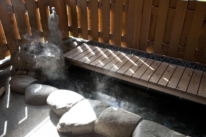 極楽か…!足湯に入りながら乗れる新幹線がある【山形新幹線とれいゆつばさ】についての雑学まとめ
