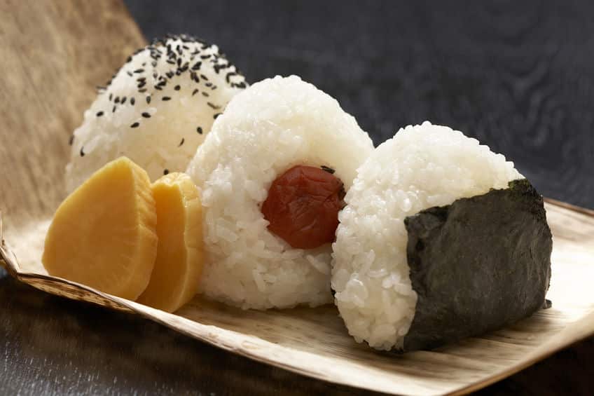 「おむすび」は本来三角形と決まっている?という雑学