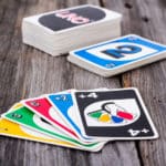 「UNO」公式ルールではドロー2やドロー4を重ねることはできない！という雑学