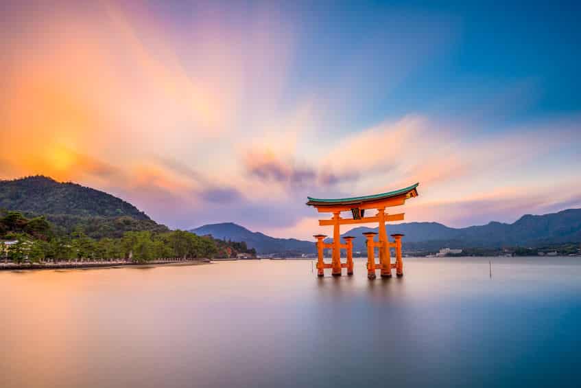 干潮がおすすめ!厳島神社の鳥居は海に浸かっていない時間があるという雑学まとめ