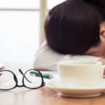 日本人はコーヒーで眠気覚ましができないという雑学