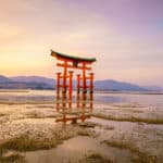 厳島神社の鳥居は海に浸かっていない時間があるという雑学