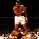 モハメド・アリは金メダルを川に投げ捨てたという雑学