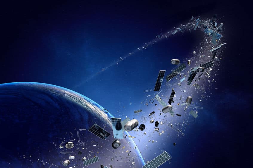 数千万個以上もの宇宙ゴミ「スペースデブリ」が地球の周りを回っているという雑学