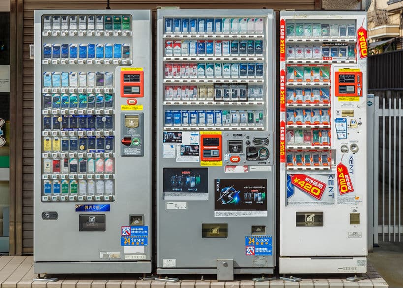 日本で初めて作られた自動販売機は、たばこを販売する自動販売機についてのトリビア