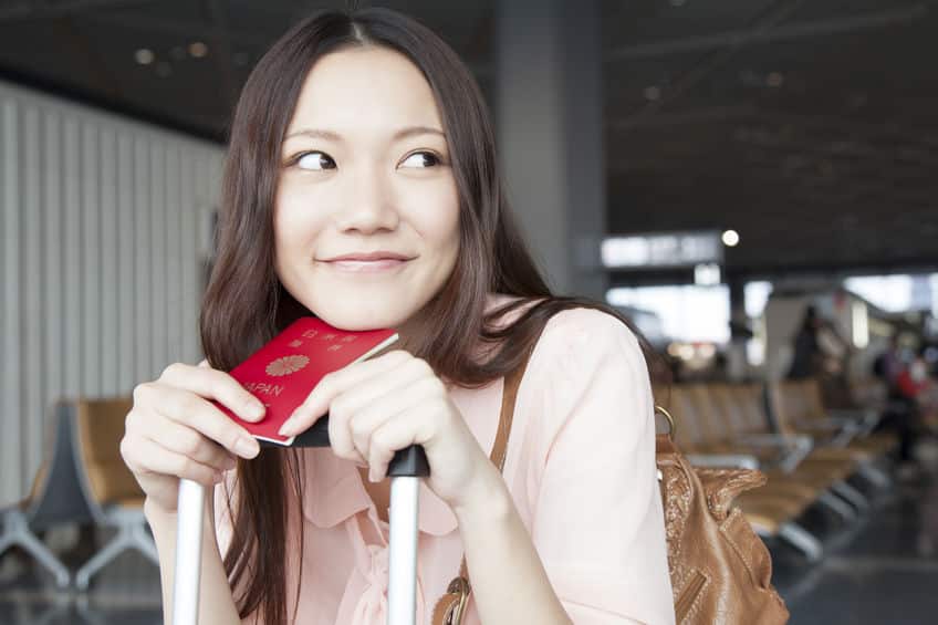 パスポートの偽造対策がスゴい!ブラックライトを当てると…?についての雑学まとめ