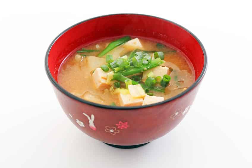 味噌汁をていねいに呼ぶと「御御御つけ（おみおつけ）」という雑学