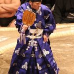 相撲の行司は襲名制という雑学