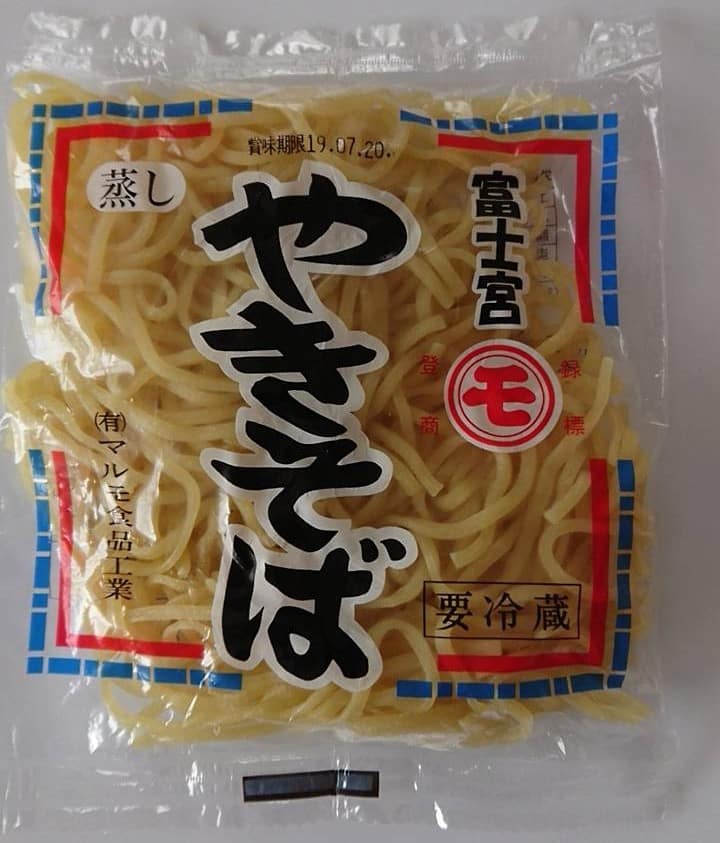 「富士宮やきそば」を作る際に使う「マルモの蒸し麺」