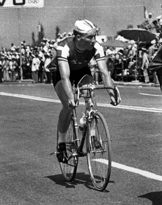 自転車の選手が覚せい剤による体調不良で転倒して死亡…以後ドーピング検査が行われるようになったというトリビア