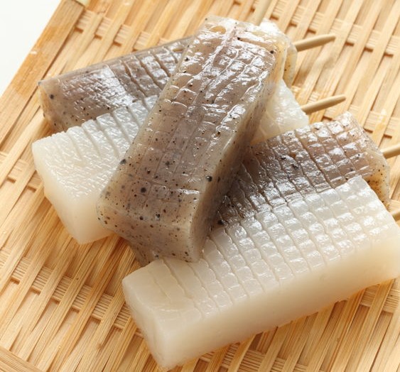 白いこんにゃくと黒いこんにゃくは製法が違うという雑学