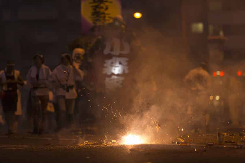 長崎県ではお盆にお墓で爆竹をするという雑学