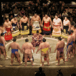 相撲界では下位の力士を「虫メガネ」と呼ぶという雑学