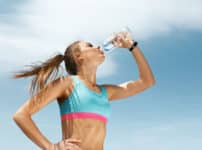 スポーツドリンクは水より吸収が遅いという雑学
