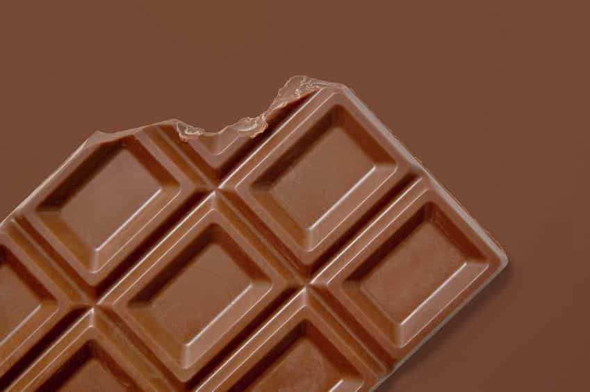 板チョコの溝は割るためではなく、作り手側の都合だった