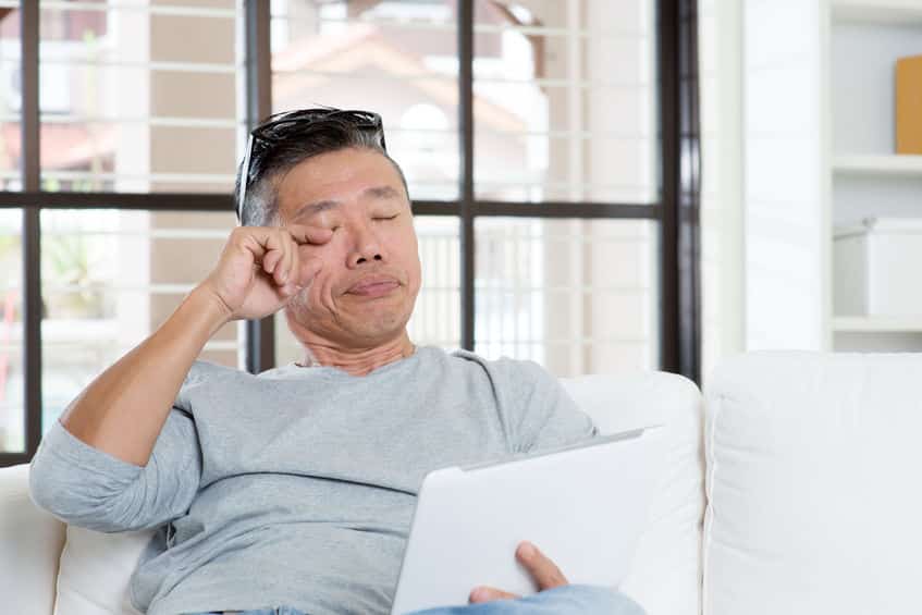 アレが乾燥を防止！眠いときに目をこするのはなぜ？という雑学まとめ