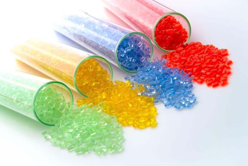 牛乳のタンパク質でプラスチックを作ることができるというトリビア