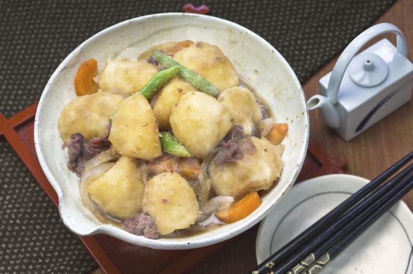 肉じゃがはビーフシチューの失敗作だったという雑学