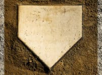 野球のホームベースが五角形である理由についての雑学