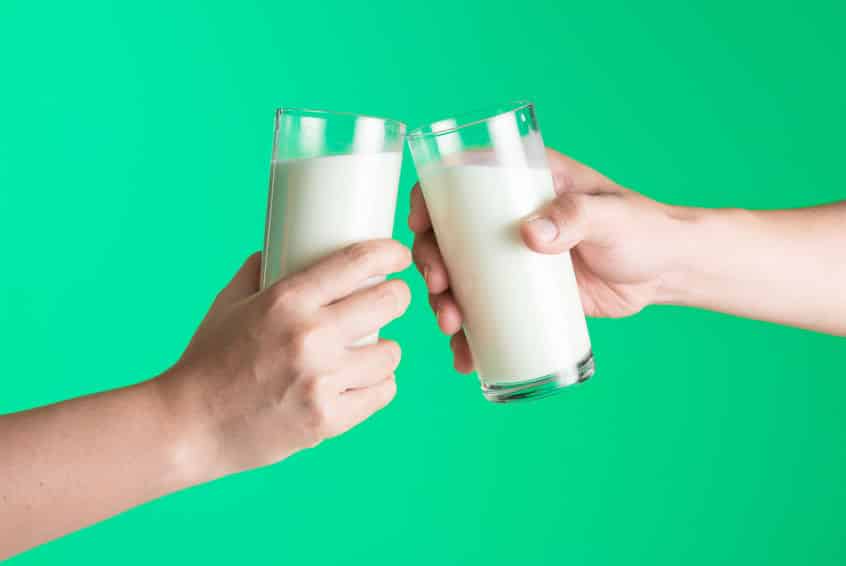 酪農が盛んな中標津町では牛乳で乾杯をするというトリビア